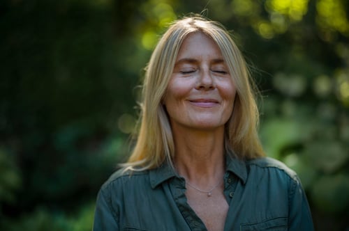 The 5-Minute Oasis: How Nature Becomes Your Best Rest